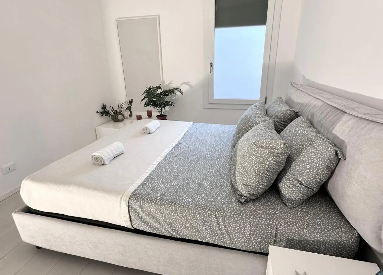 Augustus Roman Emperor Lido di Jesolo Apartment